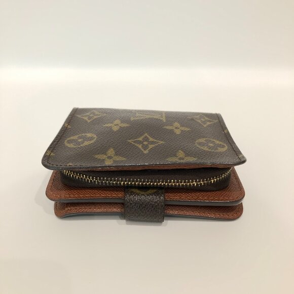 Louis Vuitton Monogram Compact Zip Wallet Sku#85597 (gently used, initial) - Picture 5 of 15